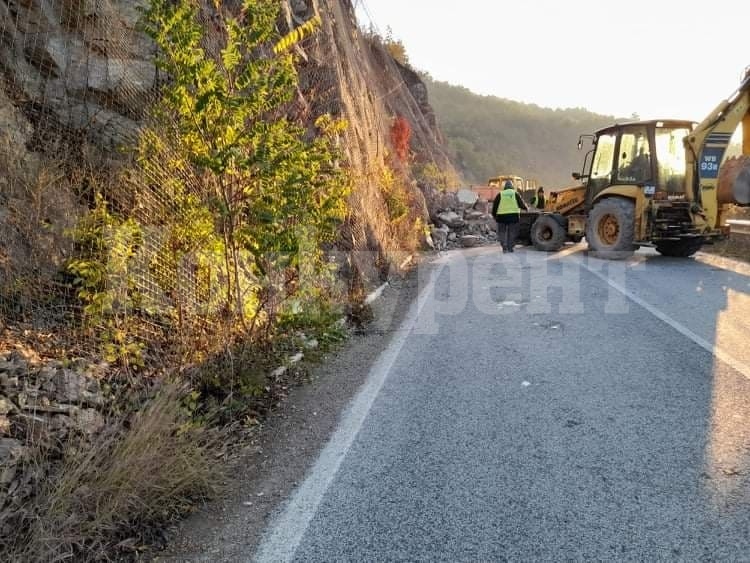 Камъните падат в Искърското дефиле СНИМКИ