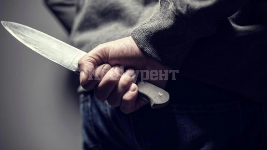 Мъж напира да коли новия на бившата си