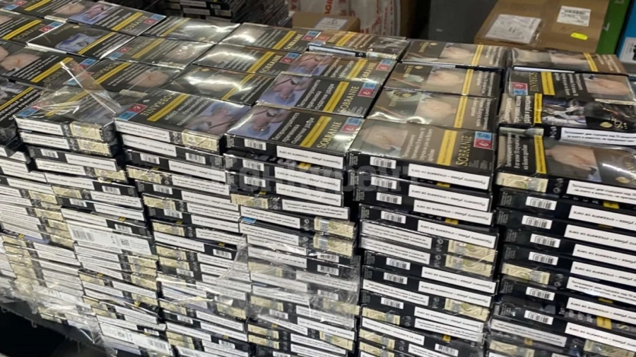 Тарикат опита да изпрати 3400 кутии с цигари, укрити в кутии от боя