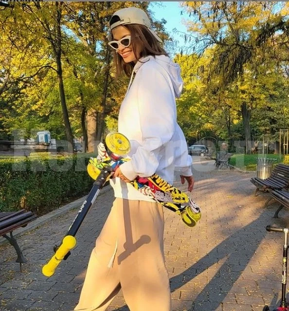 Славена Вътова се вдетини на тротинетка