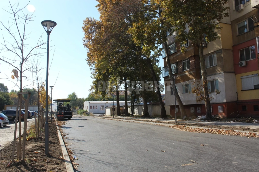 С нови асфалтирани паркинги и улица се хвалят в Козлодуй СНИМКИ