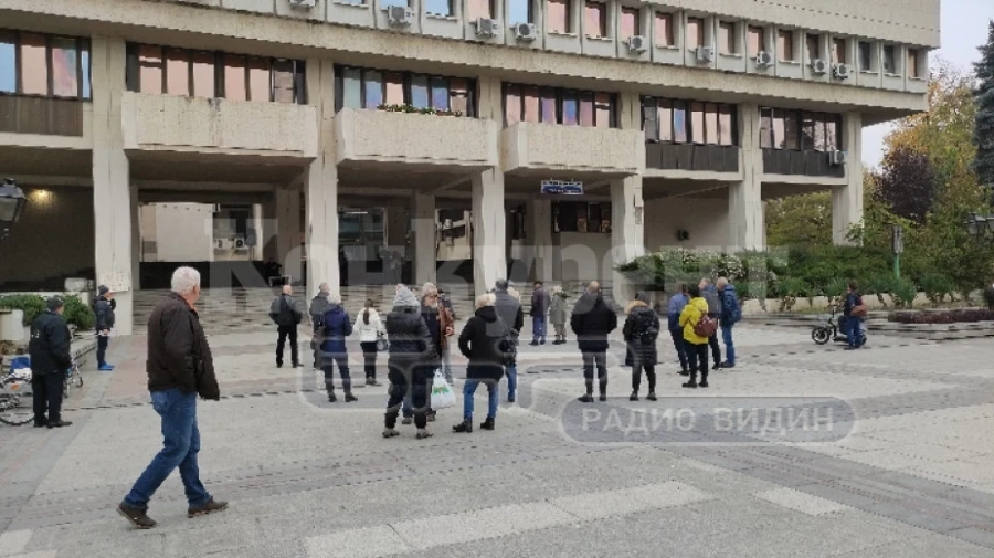 Малоброен протест срещу противоепидемичните мерки във Видин