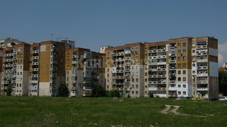 Всеки четвърти обитава панелка