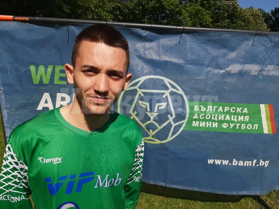 Скучаещ вратар вкара при поредна голеада на Криста Лом