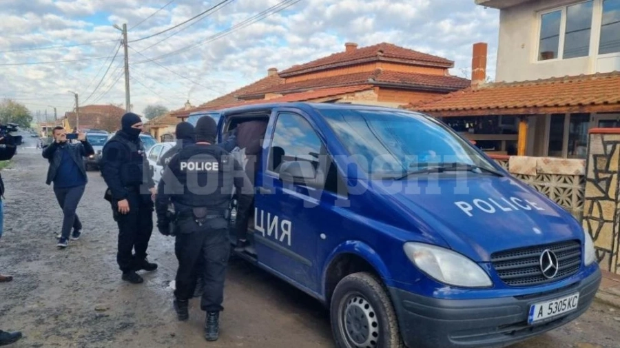 Криминалисти нахлуха в къща по сигнал за купуване на гласове, откриха…