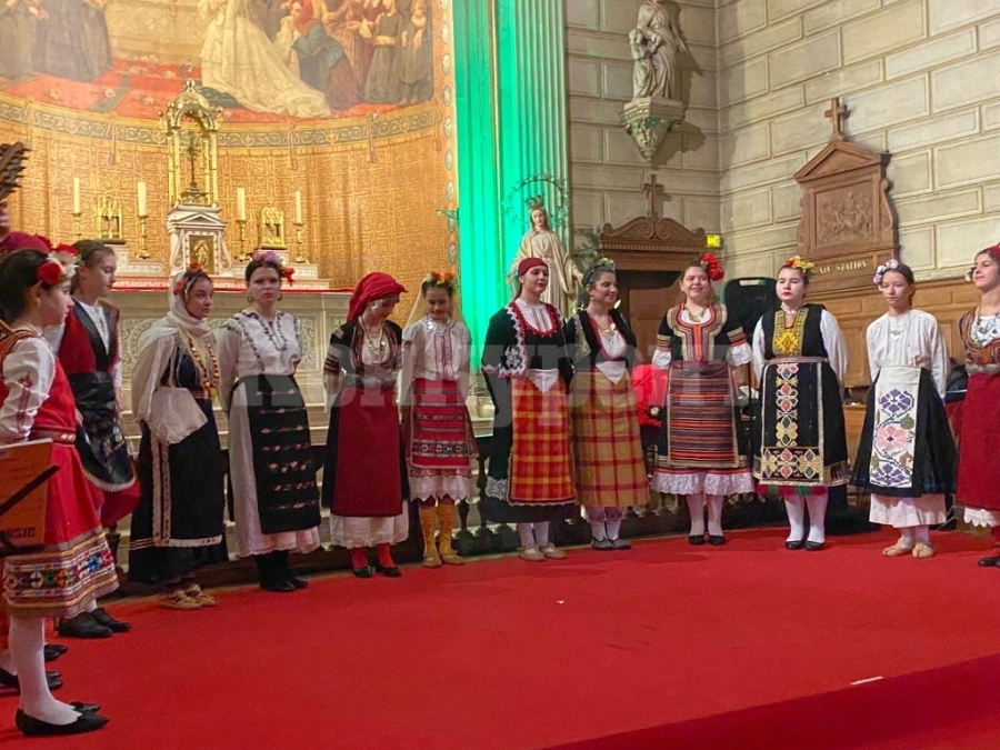 Солисти от Монтана и Берковица пяха в Париж