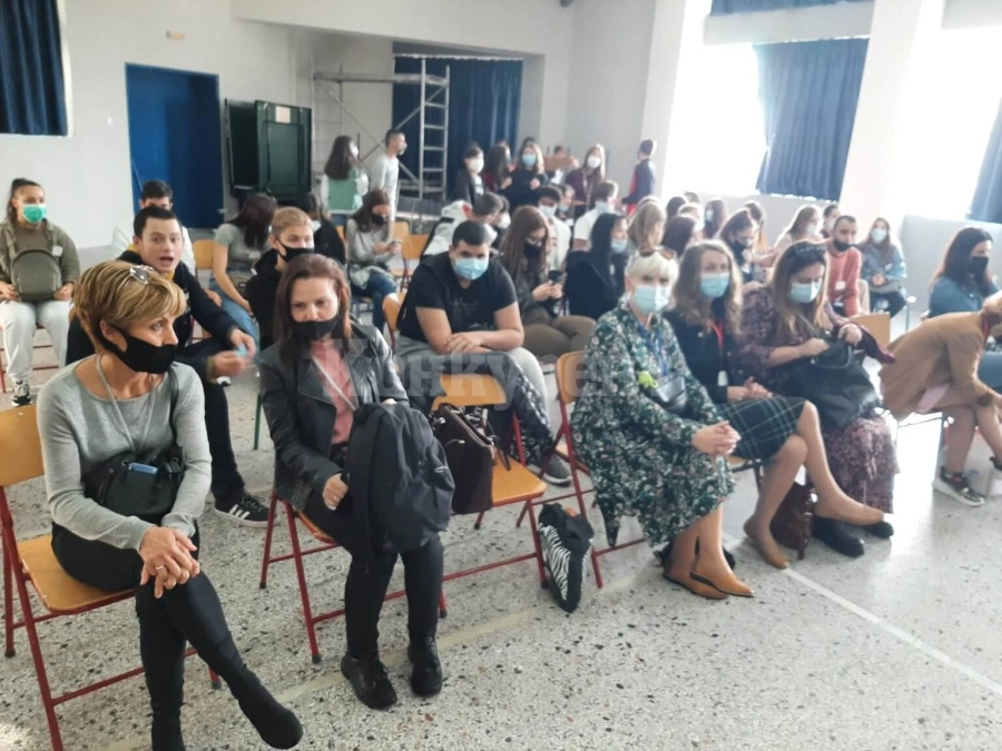 Ученици и учители от СУ„Христо Ботев“-Враца участваха в проект „ОТ БАРТЕРА ДО БИТКОЙНА“