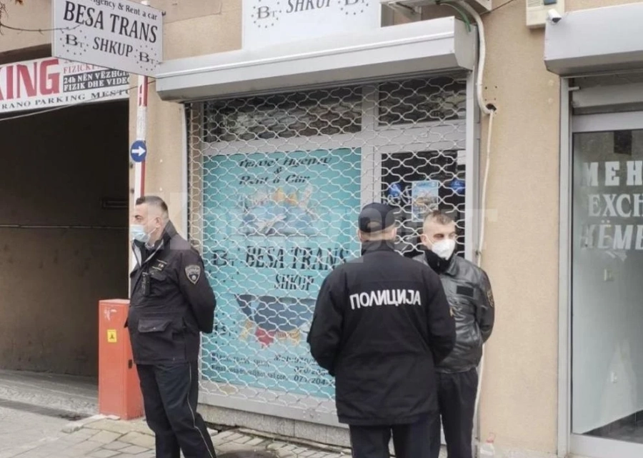 Полиция обгради офиса на автобусната фирма в Скопие