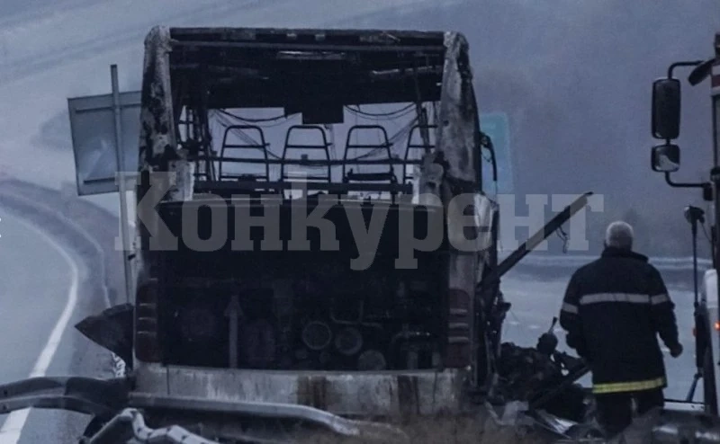 Жена с две деца на ръце изгоряла пред вратата на автобуса ковчег