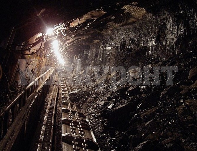 11 загинали и над 40 пострадали при пожар във въглищна мина в Русия