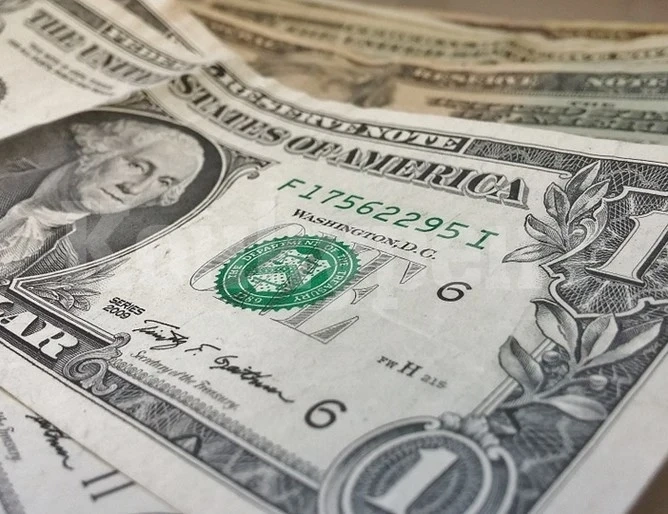 Продадоха за над $ 350 000 сребърна монета от 1652 г., сечена в Бостън