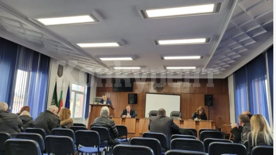Ще цифровизират архива в Община Кула с нов скенер