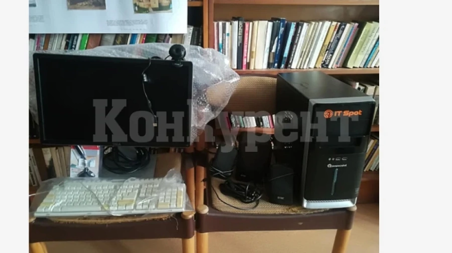 Видински фонд „Читалища“ дарява компютри на деца в нужда вече година