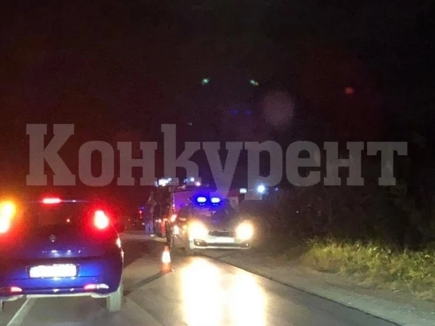 След як запой! Младеж натисна газта и се заби в крайпътни камъни, пострада негов спътник
