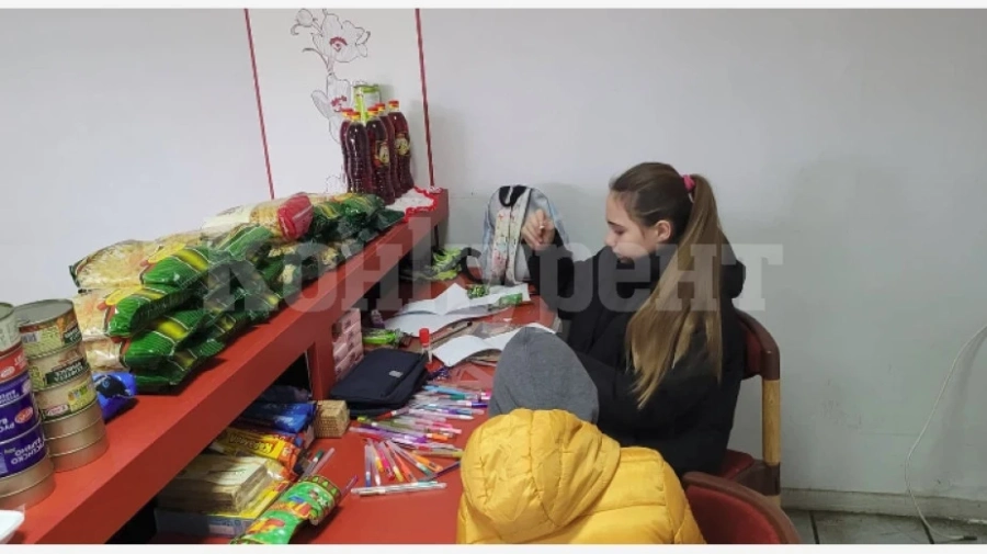 Деца от Кула рисуваха картички за възрастни и самотни хора