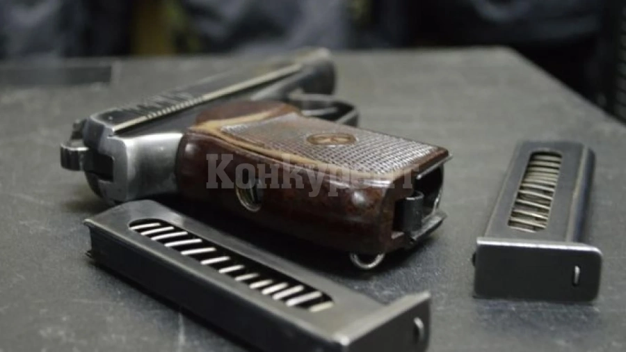 Млад полицай се застреля в колата си край Шумен