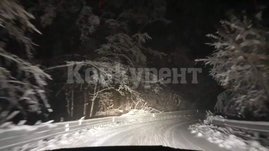 Сняг натрупа на Пършевица СНИМКИ