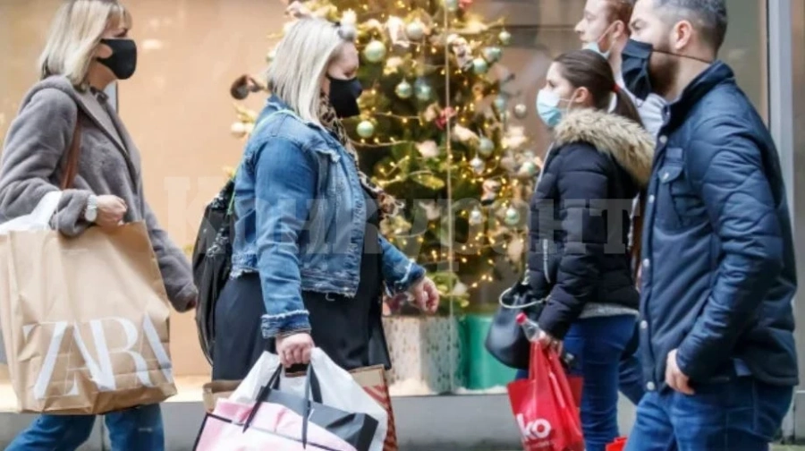 Една пета от заплатата на българина отива под елхата