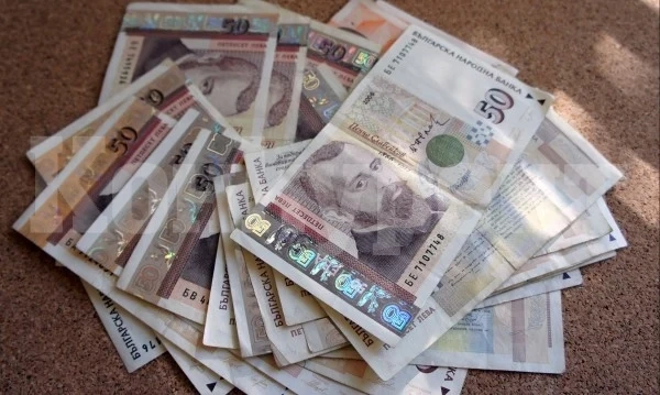 Вдигат с 20% заплатите в петте най-големи града след Нова година