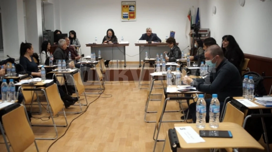 Последно за годината заседание на Общинския съвет в Мездра
