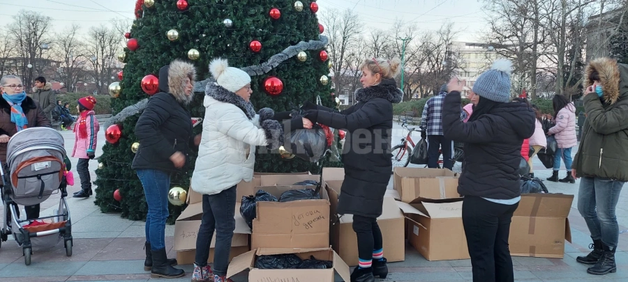 Коледни пакети за нуждаещи се жители на населени места в общината Видин СНИМКИ