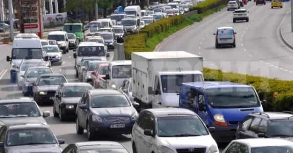 Празничното пътуване започна, има засилен полицейски контрол