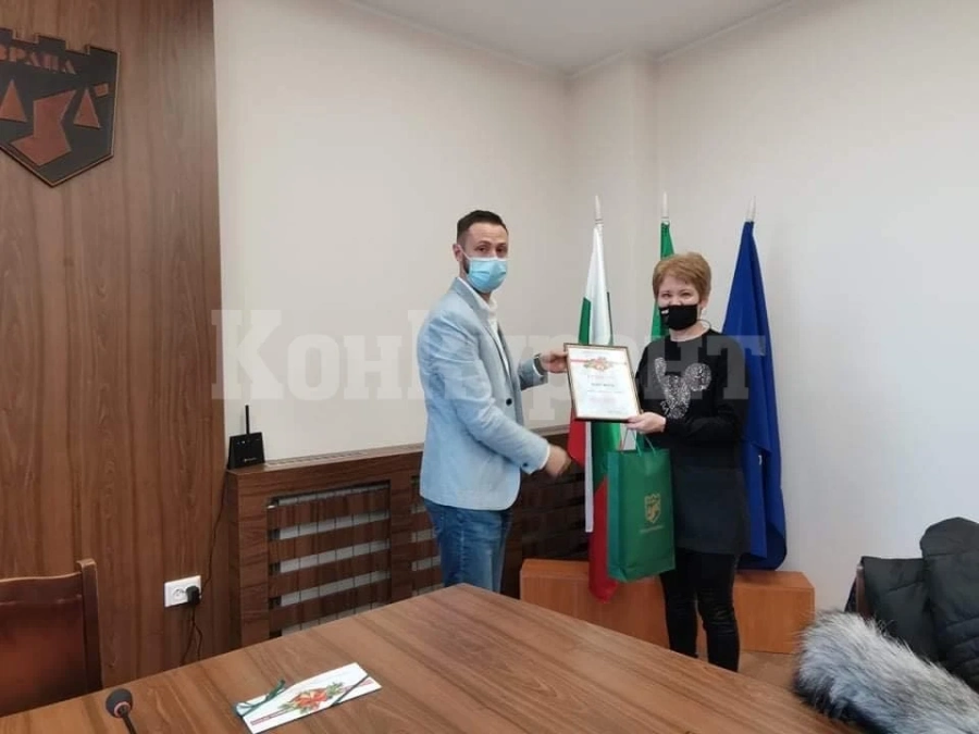 Отличиха най-стилните коледни украси във Враца