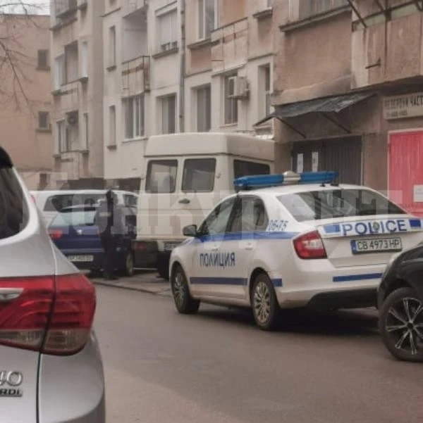 Извънредно! Мъж почина, докато шофира по улица във Враца СНИМКИ