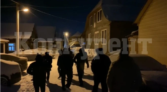 ЧНГ! Полицаи задържаха стотици роми ВИДЕО
