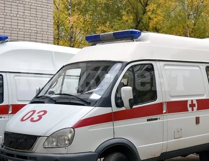 Трима ранени, след като автобус се вряза в спирка в Истанбул