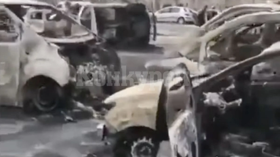 Френска традиция: Близо 900 коли изгоряха в новогодишната нощ ВИДЕО