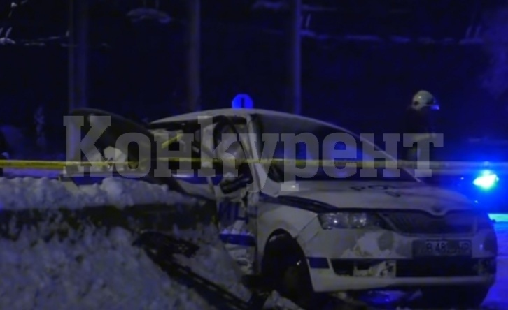МВР: Полицай е пострадал тежко при катастрофа с патрулка във Враца СНИМКИ 