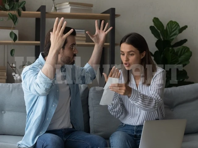 Защо двойките се карат за пари?