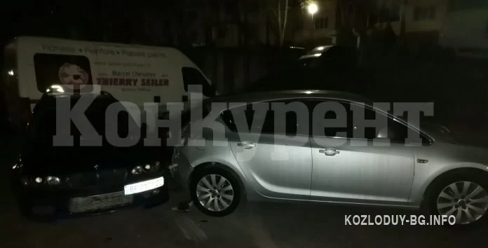 „БМВ“ помете няколко паркирани коли в Козлодуй