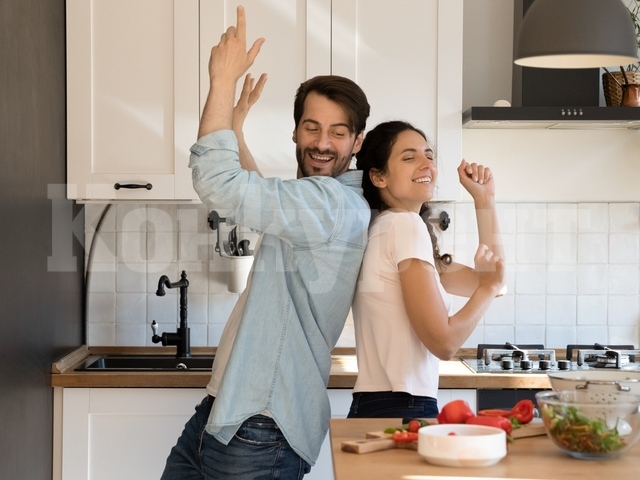 10 жеста, с които да си напомните защо се влюбихте един в друг  