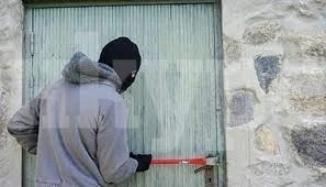 Задигнаха 3 бона от жилище в Лом