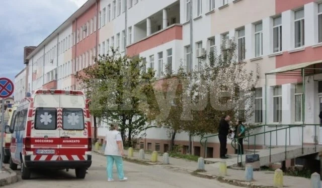Полиция отцепи болницата във Враца след сигнал за бомба 