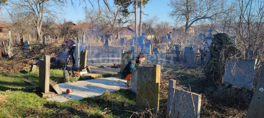 Чистят гробищните паркове в община Ружинци