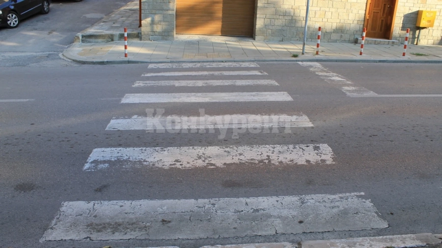 Издирват шофьор на автомобил, блъснал момче на пешеходна пътека в София