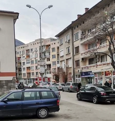 Запали се апартамент в блок в центъра на Враца СНИМКИ