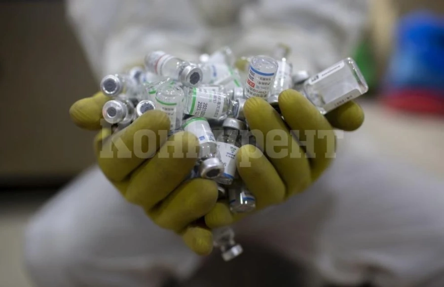 Johnson & Johnson спира временно производството на ваксината си за COVID-19