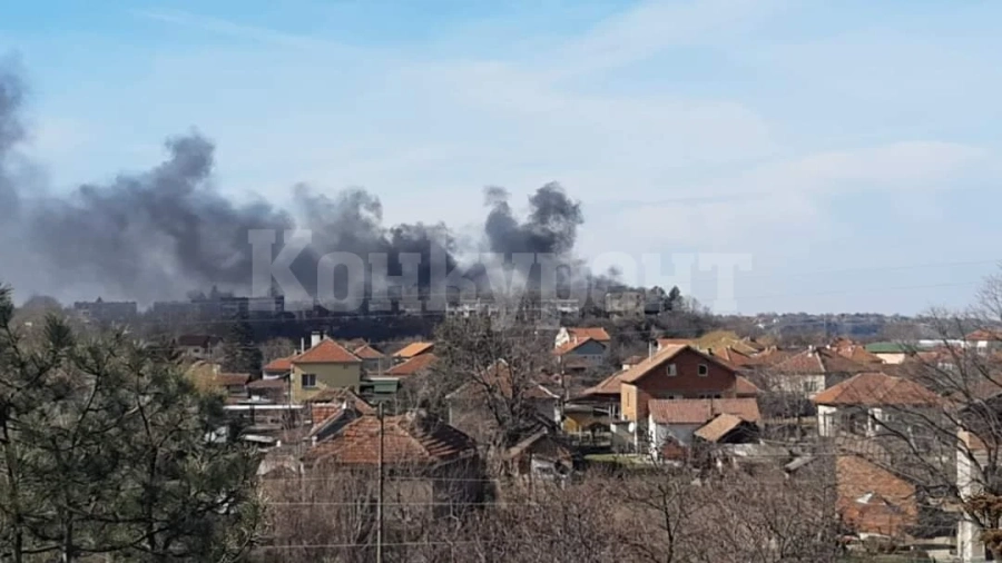 Голям пожар бушува в Мизия СНИМКА