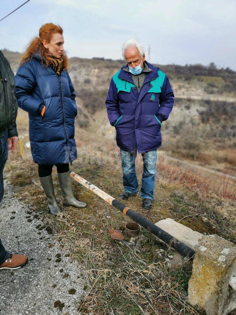 Губернаторът Ванина Вецина видя на място проблемите на язовир „Огоста“