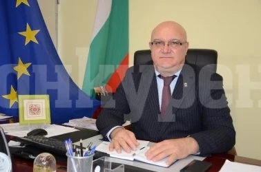 Д-р Ценков скочи на областния управител заради кариерата в с. Бела Рада