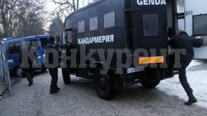 Полиция и жандармерия окупираха Козлодуй