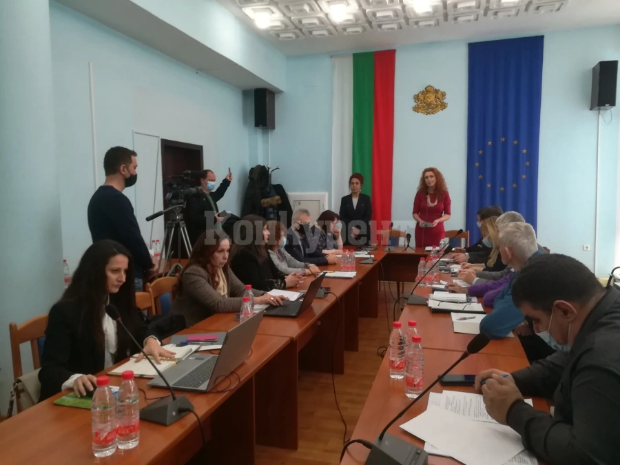 Учени, експерти и власт търсят решение за язовир „Огоста”
