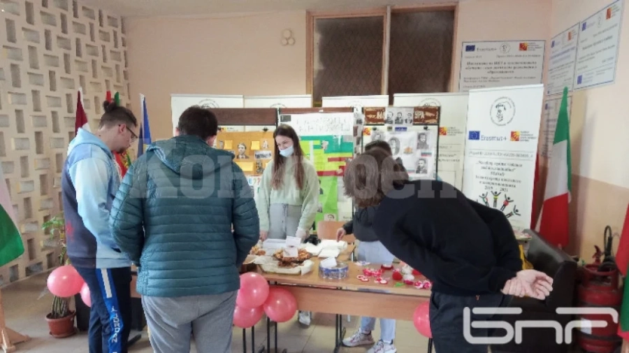 Ученици от Видин събраха пари за лечението на болна жена