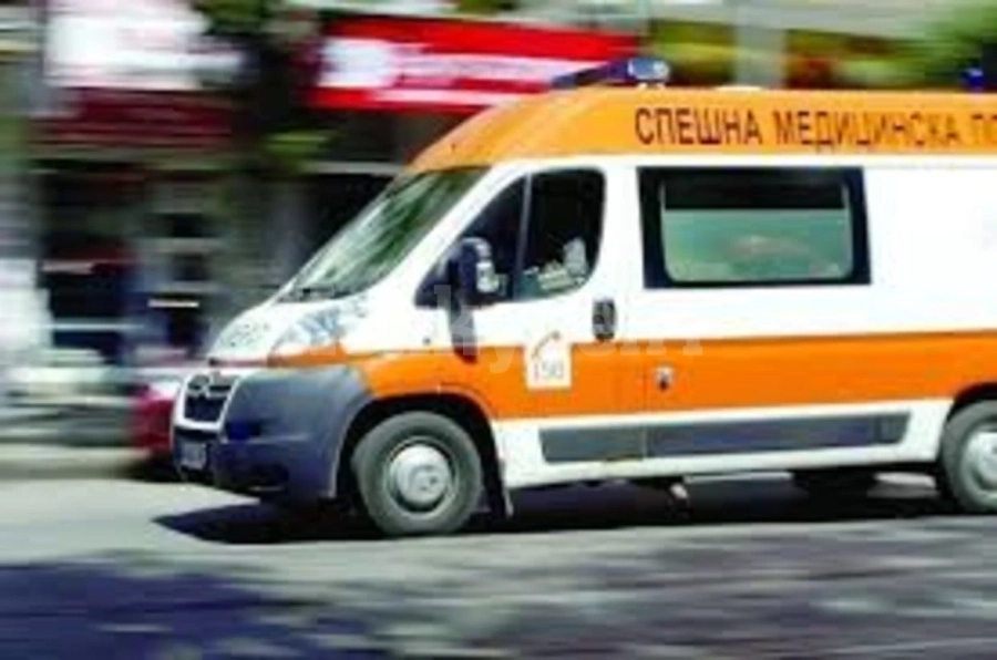 Шофьор падна от камион, счупи три ребра