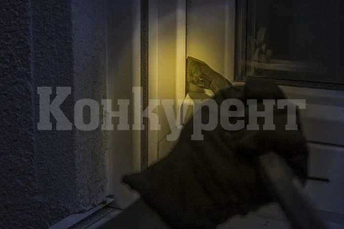 Издирват „музикален“ крадец, тарашил къща в Гложене