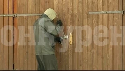 Нагъл апаш разби гараж и задигна „Симсон“- ка